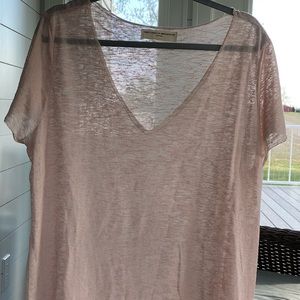 Textured knit v-neck tee